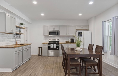 Five Forks House | Spacious Renovated Studio W/Private Self Check in!