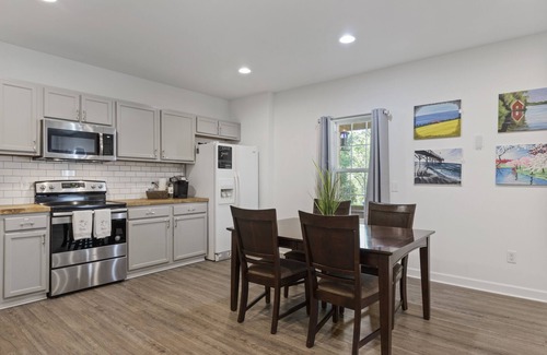 Five Forks House | Spacious Renovated Studio W/Private Self Check in!