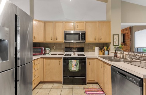 Olivette House | Spacious Retreat: Garden Serenity, Trampoline, Sleeps up to 11