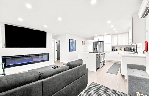 Renton House | Spacious Retreat Near Lake Washington w/Hot Tub!