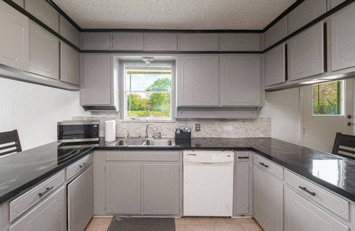 Southwest Arlington House | Spacious Retreat near✔️AT&T✔️Rangers Stadium✔️Six Flags✔️Ft.Worth & Dallas