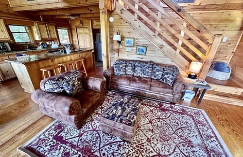 Ridgeline Vistas Cabin | Spacious Retreat~ Hot Tub~ Stunning Views~ Game Room