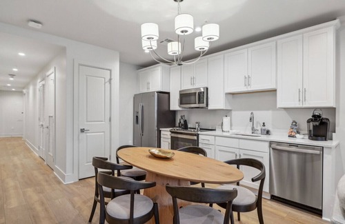 Central Business District Bed & Breakfast | Spacious Retreat – Walk to French Quarter, Superdome! Great for Saints Games!