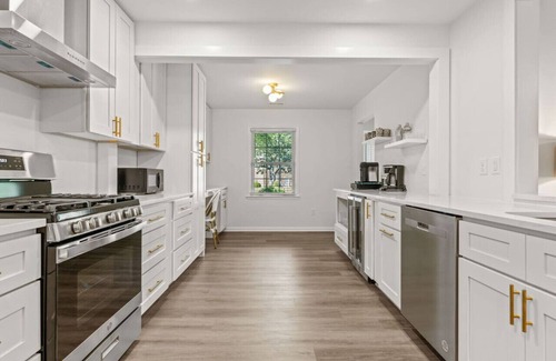 Hanahan House | Spacious Retreat with Pool