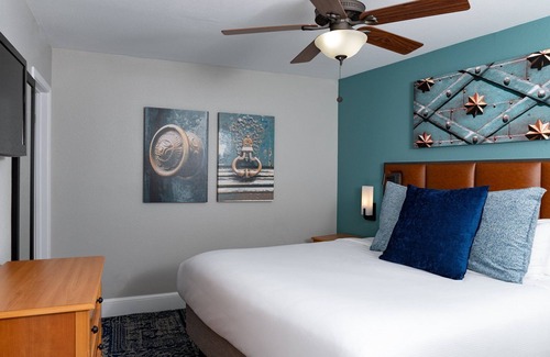 Downtown San Antonio Resort | Spacious River Walk Resort close to the Alamo and Americas Oldest Stone Church