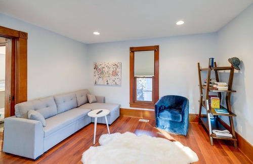 Rockford House | Spacious Rockford Retreat: Walk Downtown!