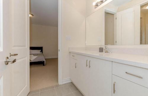Brampton House | Spacious Room in Brand New Home
