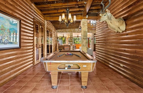Lomas House | Spacious Rustic Hacienda with Private Pool.