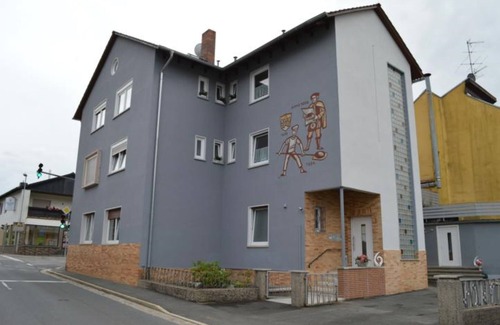 Roedental Apartment | Spacious Schmück vacation apartment with free WiFi and lots of facilities