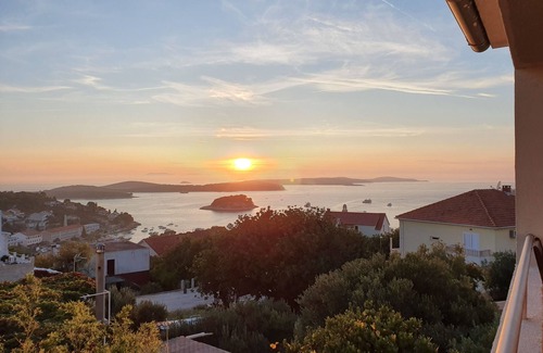 Hvar Apartment | Spacious sea view apartment
