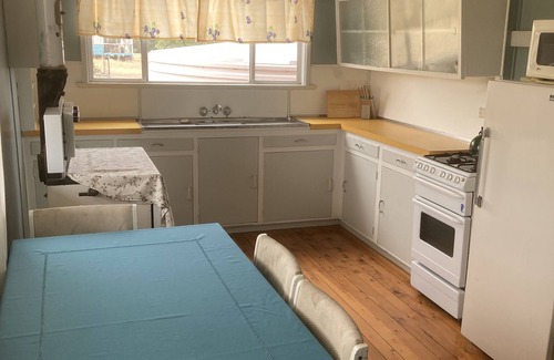 Moola Cabin | SPACIOUS SELF CONTAINED CABIN OVERLOOKING THE BUNYA MOUNTAINS