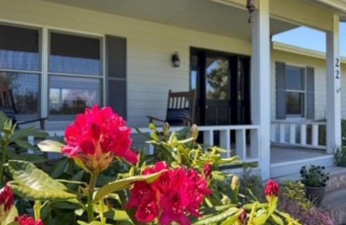 Sequim House | Spacious Sequim Retreat