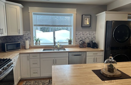 Huffman - O' Malley Apartment | Spacious Serene private space on acre with gym and theater; close to city sites