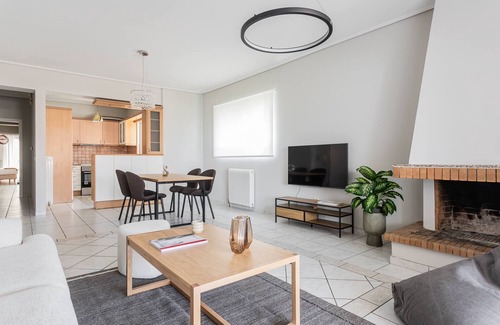 Marousi Apartment | Spacious Serenity in Marousi