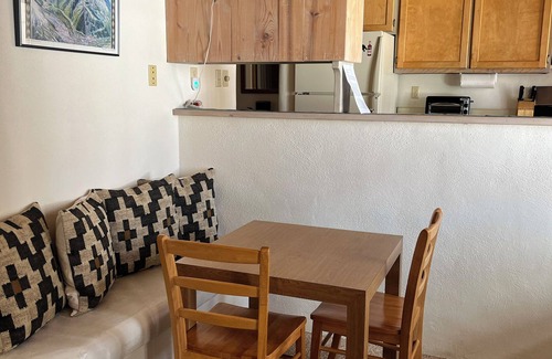 Taos Ski Valley Condo | Spacious Shredder`s Lounge