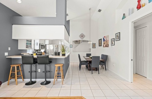 Bay Isle House | Spacious Siesta Key Family Home with Private Pool – Sleeps 10!