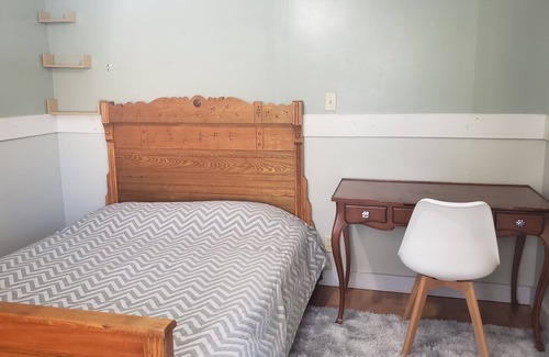 Brooks Apartment | Spacious single-floor two bedroom apartment