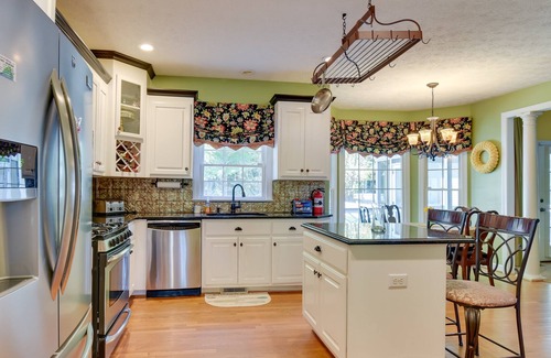 Smithfield House | Spacious Smithfield Home w/ Screened Porch & Yard!