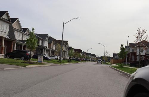 Thorold Apartment | Spacious stay, 15 min to Niagara Falls & US border
