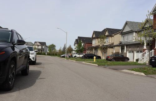Thorold Apartment | Spacious stay, 15 min to Niagara Falls & US border