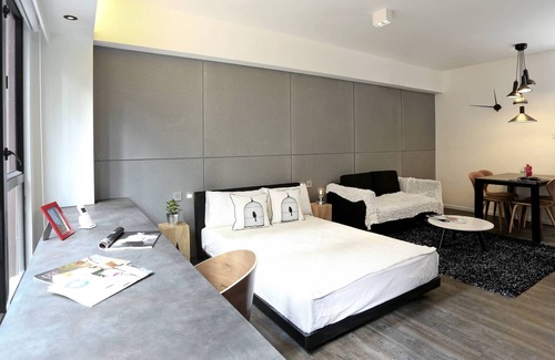 Tin Hau Apartment | Spacious Studio Apartment Near Causeway Bay [1]