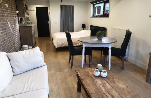 Knegsel Apartment | Spacious Studio, in wooded hiking/biking area
