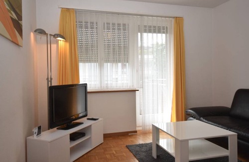 Muhlebach Apartment | Spacious studio near lake and opera (Mill 5.12)