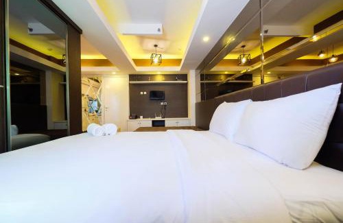Rawasari Apartment | Spacious Studio Room at Green Pramuka Apartment By Travelio