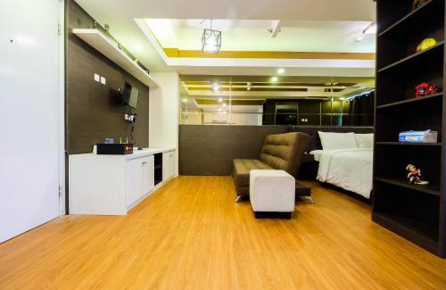 Rawasari Apartment | Spacious Studio Room at Green Pramuka Apartment By Travelio