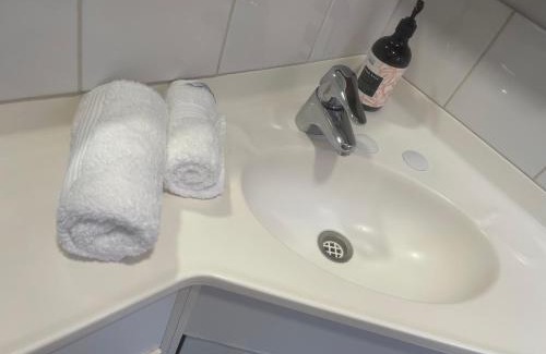 Rochedale South Apartment | Spacious studio unit