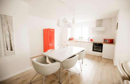 Siegburg House | 💎 SPACIOUS & STYLISH ❤️ BRIGHT & COMFORTABLE 💎