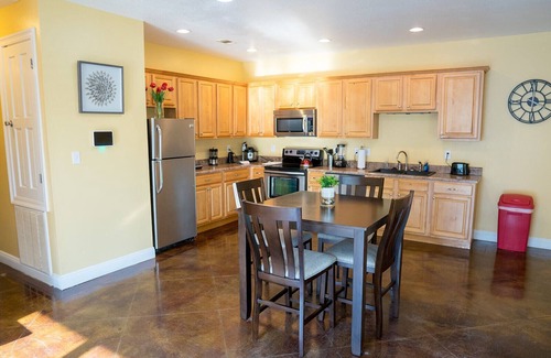 Kreole Apartment | Spacious & Stylish Dual Apartments in Moss Point