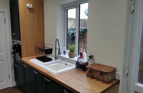 Kidderminster House | Spacious & Stylish Pet-Friendly Home – Perfect for Short or Long Stays