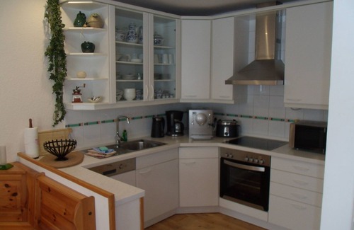Hohenlychen Apartment | Spacious, sunny 4-star * apartment with garden near the lake in Lychen