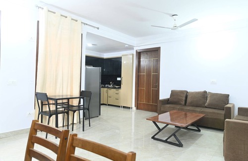 Chhatarpur Apartment | Spacious & Sustainable 3-bedroom apartment in Chattarpur,New Delhi with AC, WiFi