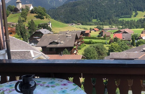 Chateau-d'Oex Apartment | Spacious Three Bedroom Apartment With Stunning Views