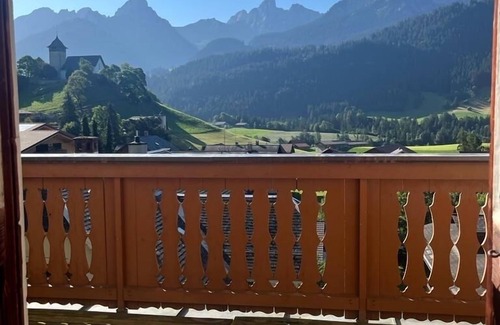 Chateau-d'Oex Apartment | Spacious Three Bedroom Apartment With Stunning Views