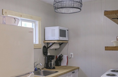 Nairn Centre Cottage | Spacious Three-Bedroom Cottage on pristine Fairbank Lake
