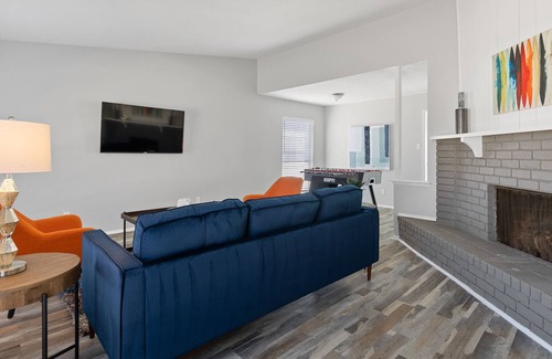 Rowlett House | Spacious Totally Updated Home - Gameroom & Office!