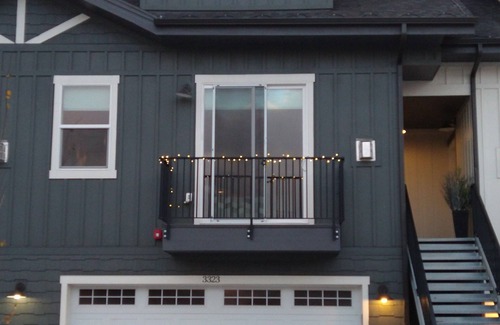 Pinebrook House | Spacious Townhome Centrally Located, Pet Friendly, Hot Tub & Bonus Basement Room