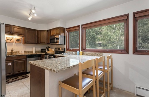 Intermountain House | Spacious Townhome on Shuttle Route, Just Minutes to Vail Resort!