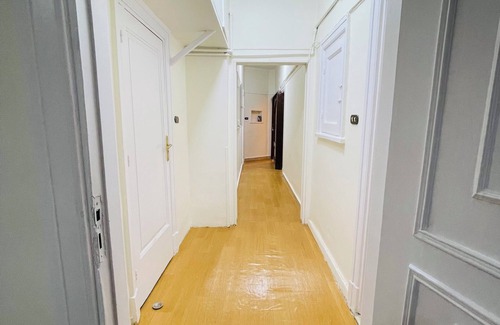 Al Manial Apartment | Spacious Trqnuil 4-bedroom apartment in charming Almanial with WiFi, AC