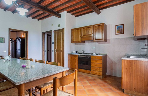 Varna House | Spacious Tuscany Retreat