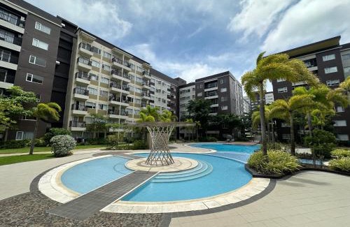 Mandurriao Apartment | Spacious Two Bedroom with Pool View - Iloilo