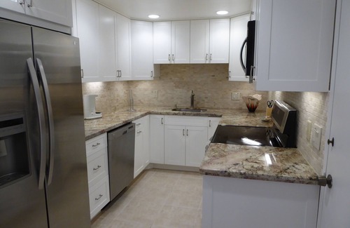 Palm Beach Condo | Spacious two bedroom condo on Intracoastal Waterway & accessible to ocean beach.