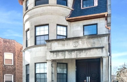 Grand Boulevard Apartment | Spacious unit in historic gem