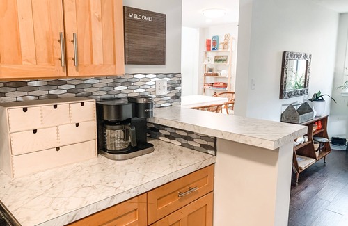 Columbia House | Spacious, updated and centrally located 4bed/2bath