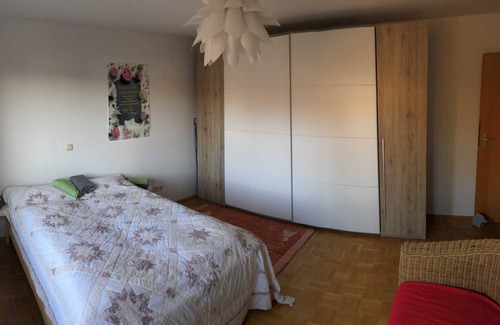 Woerrstadt Apartment | Spacious vacation apartment on the Kehlberg