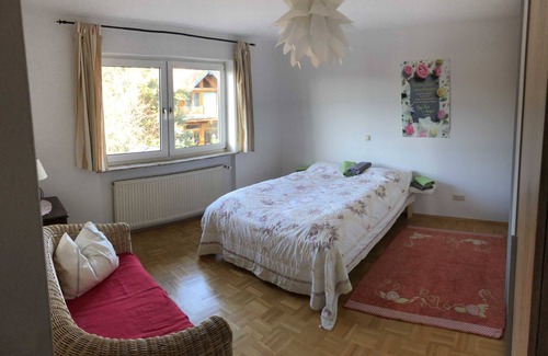 Woerrstadt Apartment | Spacious vacation apartment on the Kehlberg