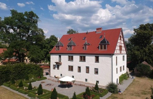 Roßdorf Apartment | Spacious vacation apartment (50 sqm) for up to 2 people with TV